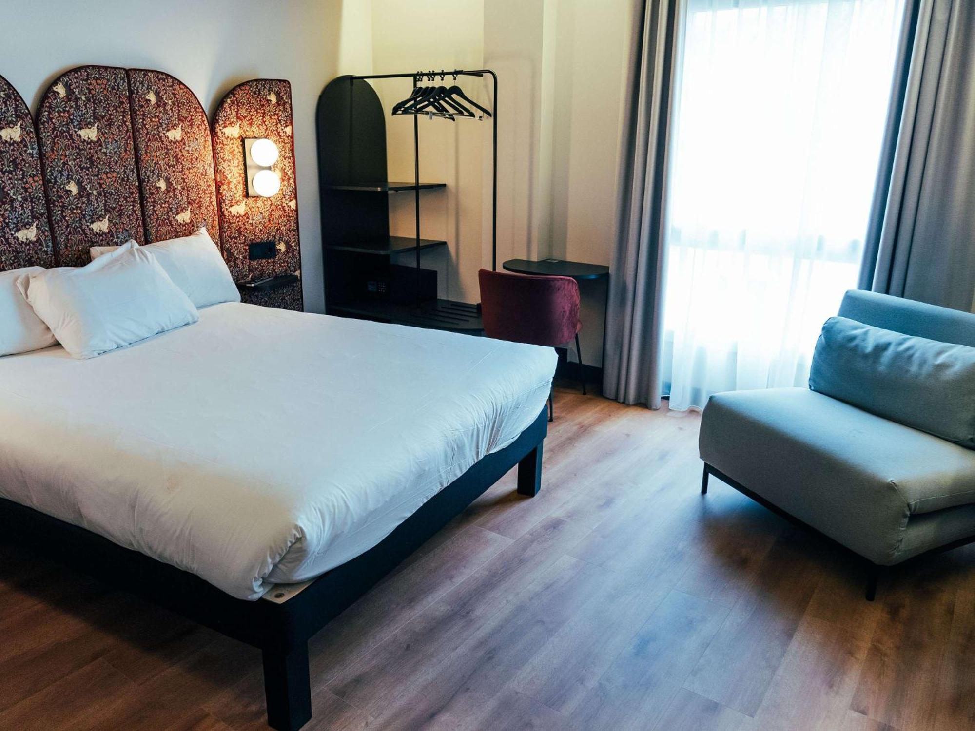 ไอบิส มาดริด เซนโตร Hotel ภายนอก รูปภาพ