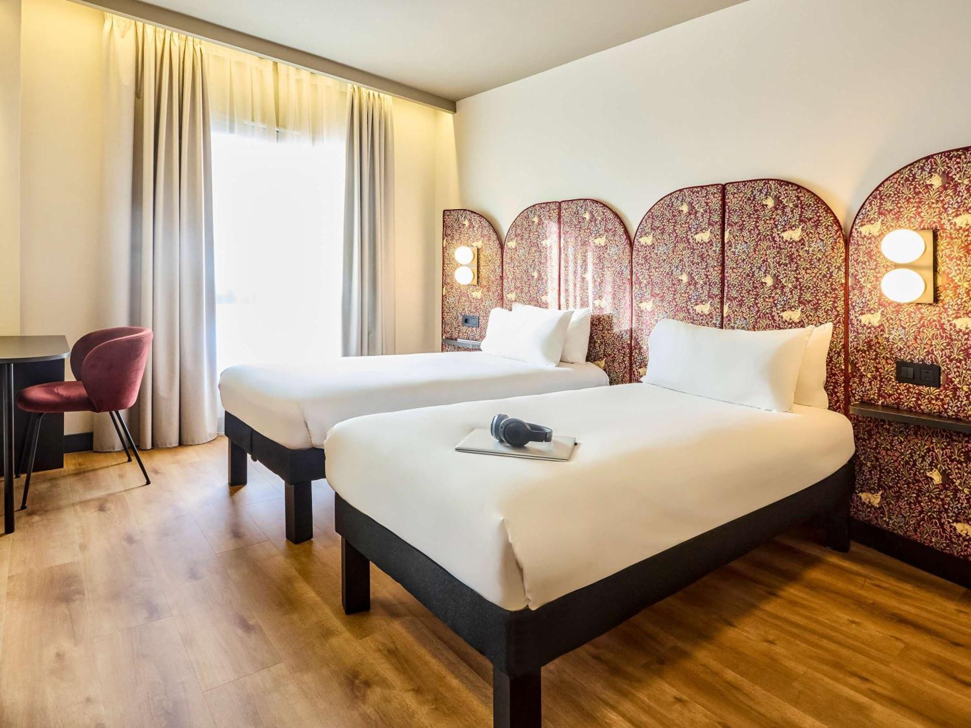 ไอบิส มาดริด เซนโตร Hotel ภายนอก รูปภาพ